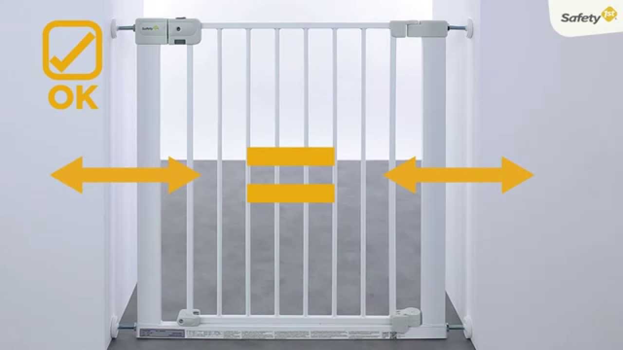 SAFETY 1ST Универсална метална преграда за врата с механизъм за автоматично заключване - бял