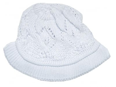 Бебешка шапка бяла
